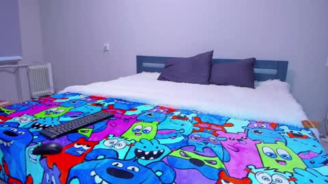 Tisha online show from 6, 3, 2025