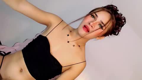 Nathalie smith online show from 23, 4, 2026