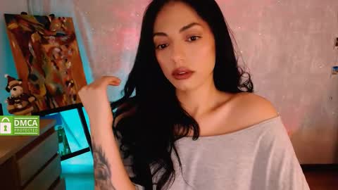 Snapshot of natval_ chatting on 5, 12, 2025 Natalia Valeria online show from 5, 12, 2025