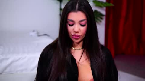 Naty online show from 5, 10, 2025