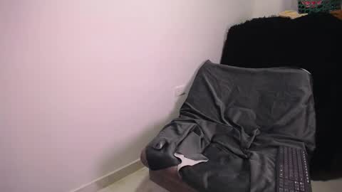 Snapshot of natyscoth chatting on 8, 3, 2025 online show from 8, 3, 2025