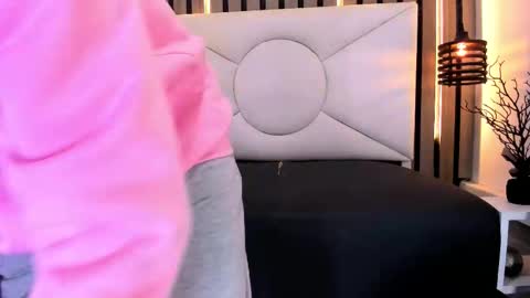 natzuki_ online show from 20, 3, 2026