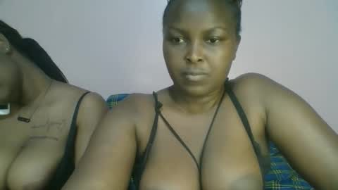 Snapshot of naughti_garlie chatting on 5, 12, 2025 naughti_garlie online show from 5, 12, 2025