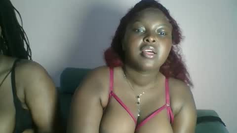 naughti_garlie online show from 28, 4, 2026