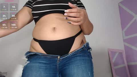 Snapshot of naughty69hottie chatting on 15, 1, 2025 Leina modelo independiente online show from 15, 1, 2025