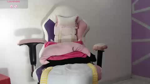 Snapshot of naughty69hottie chatting on 8, 9, 2025 Leina modelo independiente online show from 8, 9, 2025