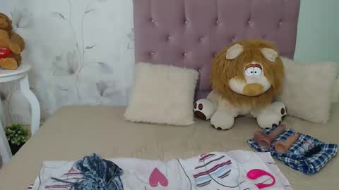 Snapshot of naughty_ariel chatting on 17, 2, 2025 Zoe online show from 17, 2, 2025