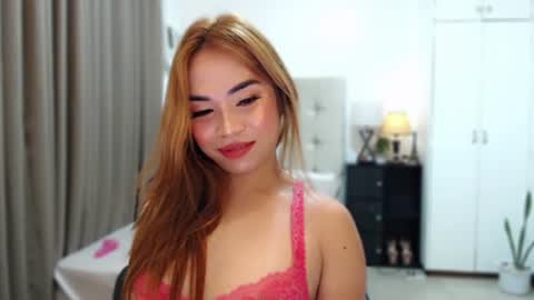 Snapshot of naughty_dreamerxxx chatting on 22, 6, 2026 Queen Jess online show from 22, 6, 2026