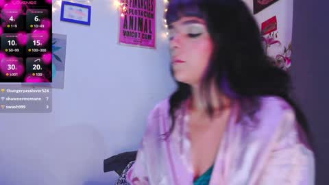 Snapshot of naughty_em_17 chatting on 30, 12, 2024 Em please help me reach 100 thumbs up 3 online show from 30, 12, 2024