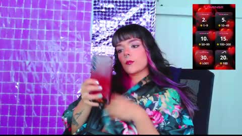 Snapshot of naughty_em_17 chatting on 2, 3, 2025 Em please help me reach 100 thumbs up 3 online show from 2, 3, 2025