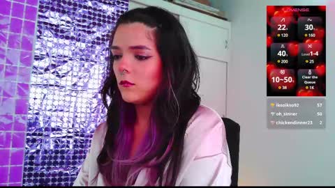 Snapshot of naughty_em_17 chatting on 4, 3, 2025 Em please help me reach 100 thumbs up 3 online show from 4, 3, 2025