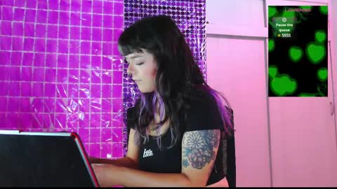 Snapshot of naughty_em_17 chatting on 6, 3, 2025 Em please help me reach 100 thumbs up 3 online show from 6, 3, 2025