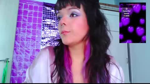 Snapshot of naughty_em_17 chatting on 9, 3, 2025 Em please help me reach 100 thumbs up 3 online show from 9, 3, 2025