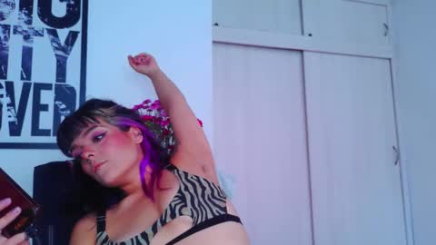 Snapshot of naughty_em_17 chatting on 14, 9, 2025 Em please help me reach 100 thumbs up 3 online show from 14, 9, 2025