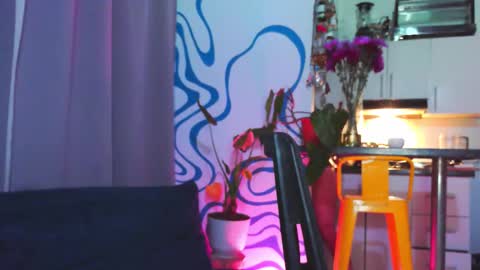 Snapshot of naughty_em_17 chatting on 26, 11, 2025 Em please help me reach 100 thumbs up 3 online show from 26, 11, 2025