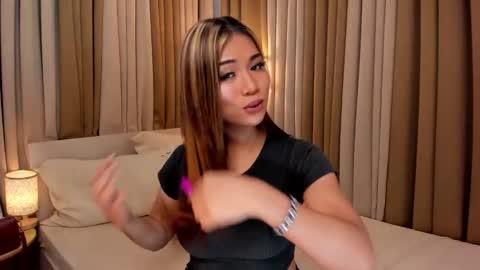 Snapshot of naughty_hunk_yuki chatting on 19, 11, 2025 naughty_hunk_yuki online show from 19, 11, 2025