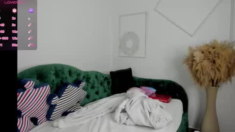 Maria  online show from 28, 11, 2025