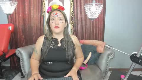 Snapshot of naughty_milf_esmeralda chatting on 1, 11, 2025 ESMERALDA online show from 1, 11, 2025