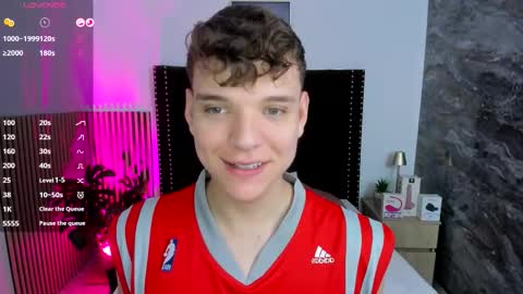 Snapshot of naughty_twink_ chatting on 19, 10, 2025 Noah online show from 19, 10, 2025