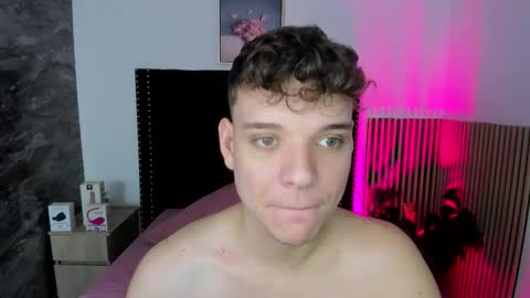 Snapshot of naughty_twink_ chatting on 5, 11, 2025 Noah online show from 5, 11, 2025