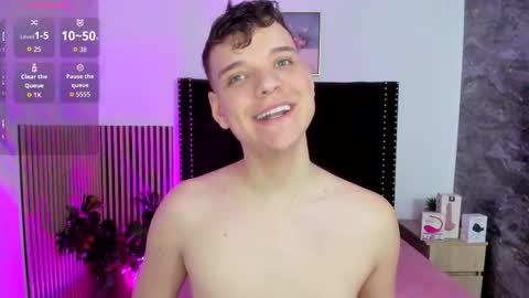 Snapshot of naughty_twink_ chatting on 25, 11, 2025 Noah online show from 25, 11, 2025