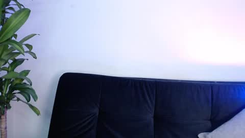 LANAindependent model online show from 29, 1, 2025