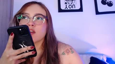 LANAindependent model online show from 18, 9, 2025