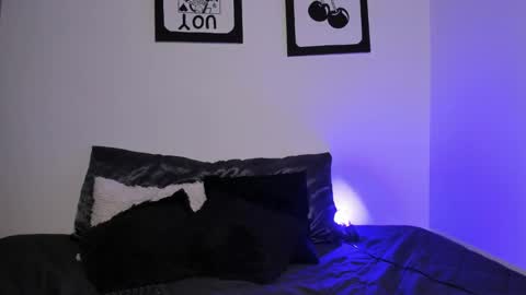 LANAindependent model online show from 30, 9, 2025