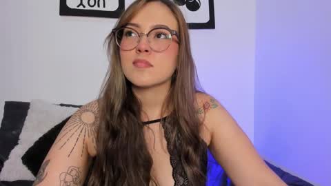 LANAindependent model online show from 3, 10, 2025