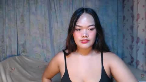 Snapshot of naughtyhotamber chatting on 17, 12, 2025 amber and ryan online show from 17, 12, 2025