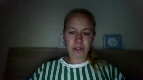 naughtyjennyblondeuk online show from 17, 4, 2026