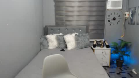 Crystal online show from 22, 2, 2025