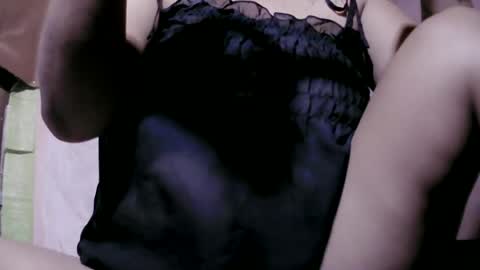 Snapshot of naughtymom_33 chatting on 30, 6, 2026 naughtymom_33 online show from 30, 6, 2026