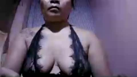 Snapshot of naughtymom_33 chatting on 16, 7, 2026 naughtymom_33 online show from 16, 7, 2026