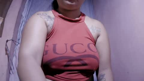 Snapshot of naughtymom_33 chatting on 19, 7, 2026 naughtymom_33 online show from 19, 7, 2026