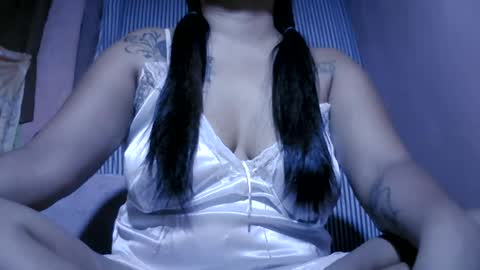 Snapshot of naughtymom_33 chatting on 21, 7, 2026 naughtymom_33 online show from 21, 7, 2026