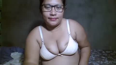 Snapshot of naughtypinay08 chatting on 14, 3, 2026 juls online show from 14, 3, 2026
