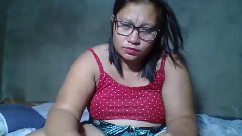 Snapshot of naughtypinay08 chatting on 24, 4, 2026 juls online show from 24, 4, 2026