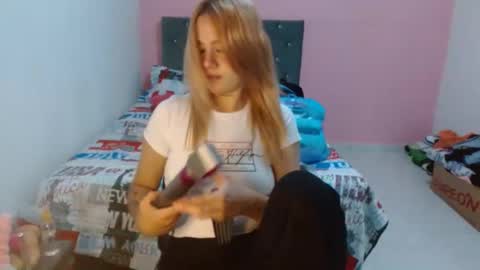 Snapshot of naughtyplayass chatting on 4, 2, 2025 naughtyplayass online show from 4, 2, 2025