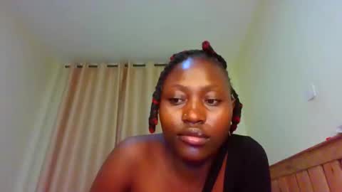 naughtyqueen12 online show from 28, 10, 2025