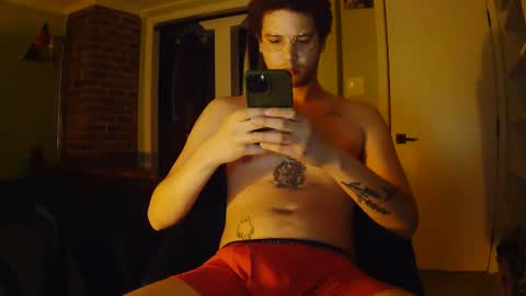 Snapshot of naughtyz222 chatting on 10, 9, 2025 naughtyz222 online show from 10, 9, 2025