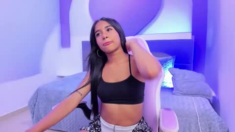 Snapshot of naugthy_skinny chatting on 6, 10, 2025 Angela online show from 6, 10, 2025