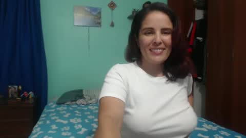 Snapshot of naugthymilf23 chatting on 29, 11, 2025 keyra online show from 29, 11, 2025