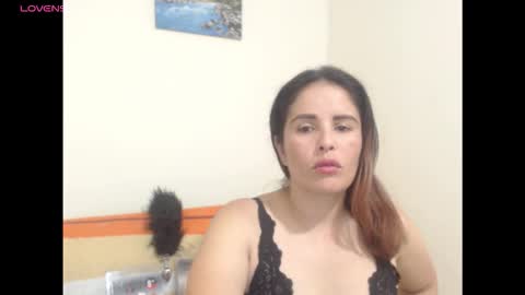 Snapshot of naugthymilf23 chatting on 9, 2, 2026 keyra online show from 9, 2, 2026