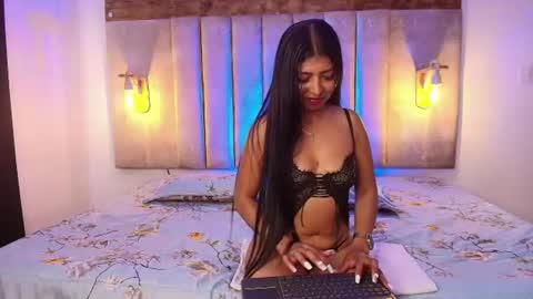 NAYARA  online show from 6, 8, 2026