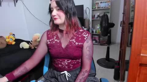 Geek Nicole    im Neeko UwU online show from 24, 4, 2026