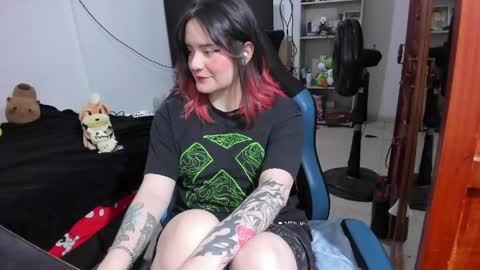 Geek Nicole    im Neeko UwU online show from 26, 4, 2026