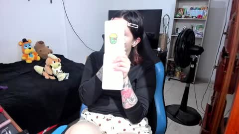 Geek Nicole    im Neeko UwU online show from 19, 7, 2026