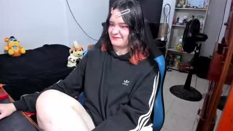 Geek Nicole    im Neeko UwU online show from 25, 7, 2026