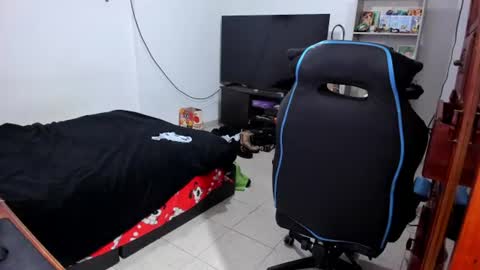 Geek Nicole    im Neeko UwU online show from 26, 7, 2026